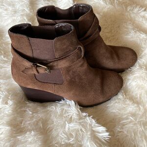 Ralph Lauren Suede Wedge Brown Boots Women's Size 6B New! Yasline Booties